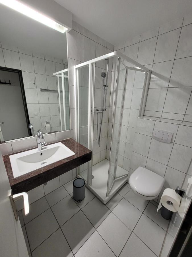 Jülich Guesthouse Wi Rooms المظهر الخارجي الصورة